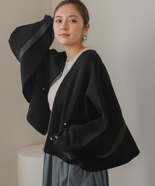 Bou Jeloud(ブージュルード)の「ダンボールポンチバックフレア(ブルゾン・レディース・ベージュ/ブラック・38)」の18枚目の写真