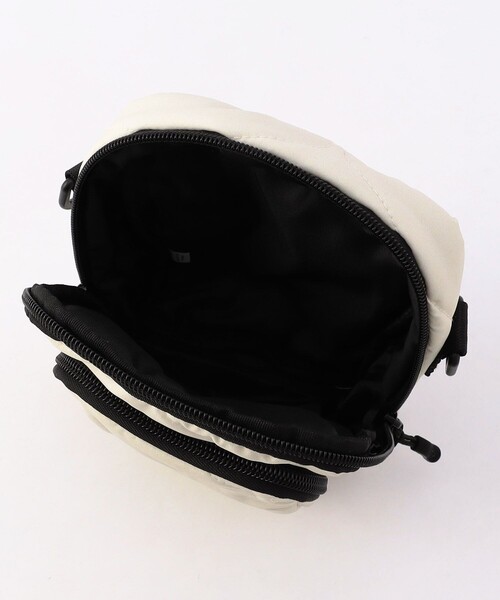 KiU（キウ）の「KiU×FREAK'S STORE/キウ×フリークスストア 別注PADDED POCHETTE/パデットポシェット（ショルダーバッグ・レディース・オフホワイト/ブラック・ONE SIZE）」の9枚目の写真