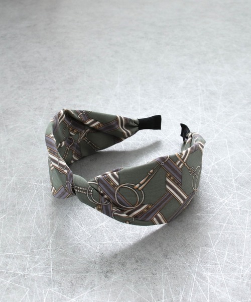 Three Four Time（ｽﾘｰﾌｫｰﾀｲﾑ）の「スカーフ柄クロスカチューシャ（カチューシャ・レディース・ブラウン/カーキ/ブラック・FREE）」の3枚目の写真