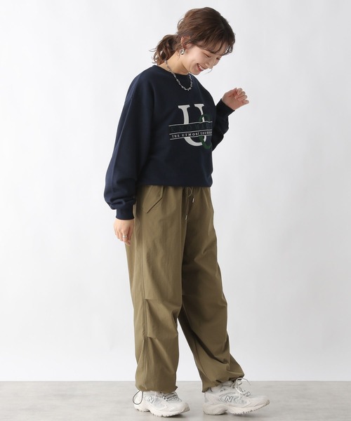 LEPSIM(レプシィム)の「アソート刺繍プルオーバー 988393(スウェット・レディース・ライトグレー/オフホワイト/ネイビー・FREE)」の21枚目の写真