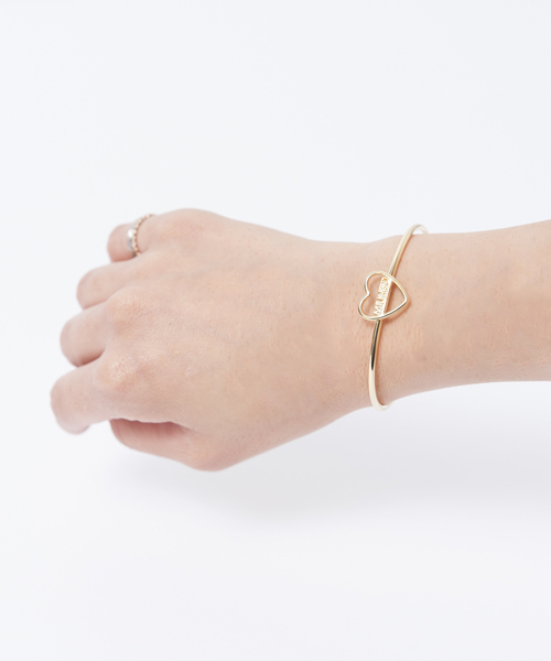 MILKFED.（ミルクフェド）の「HEART LOGO BANGLE（ハート/モチーフ/ロゴ/バングル）（バングル/リストバンド・レディース・シルバー/ゴールド・ONE SIZE）」の3枚目の写真