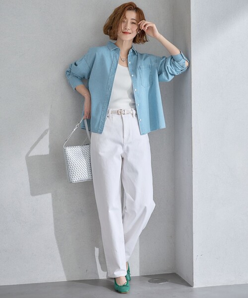 23区（ニジュウサンク）の「【CLASSY.6月号掲載/洗える】23区DENIM コクーンシルエット パンツ（デニムパンツ・レディース・スカイブルー系/ネイビー系/ホワイト系・50/48/46/44）」の21枚目の写真