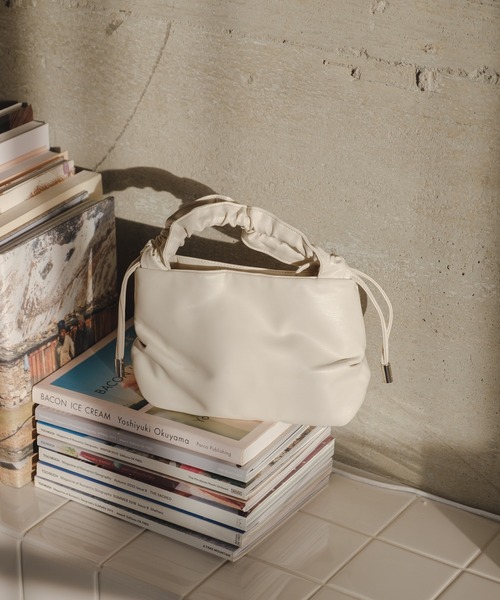 Kastane（カスタネ）の「【ショルダー調節可能】ギャザーハンドショルダーBAG（ショルダーバッグ・レディース・ライム/オレンジ/アイボリー/ブラック/シルバー・FREE）」の7枚目の写真