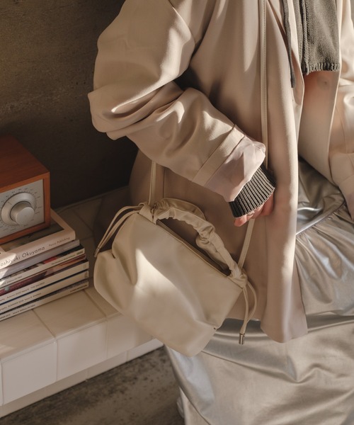 Kastane（カスタネ）の「【ショルダー調節可能】ギャザーハンドショルダーBAG（ショルダーバッグ・レディース・ライム/オレンジ/アイボリー/ブラック/シルバー・FREE）」の10枚目の写真