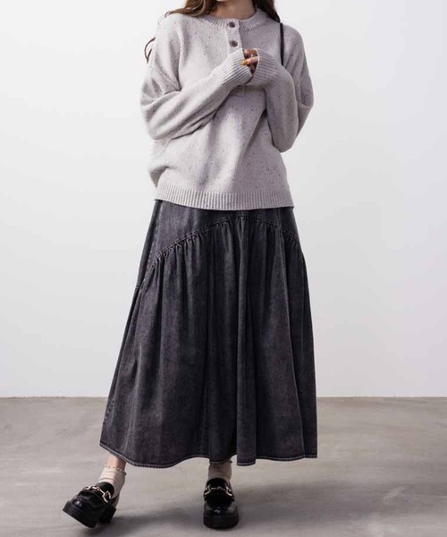 NAVY(ネイビー)の「NAVY ネップ入り ヘンリーネックニット(ニット/セーター・レディース・ライトグレー/チャコールグレー/ベージュ・L/M)」の5枚目の写真