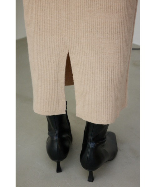 AZUL by moussy（アズールバイマウジー）の「リブニットタイトスカート（スカート・レディース・グレー/ライトベージュ/ブラック・SMALL/MEDIUM）」の22枚目の写真