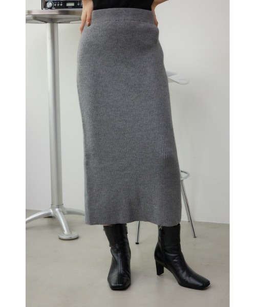 AZUL by moussy（アズールバイマウジー）の「リブニットタイトスカート（スカート・レディース・グレー/ライトベージュ/ブラック・SMALL/MEDIUM）」の4枚目の写真