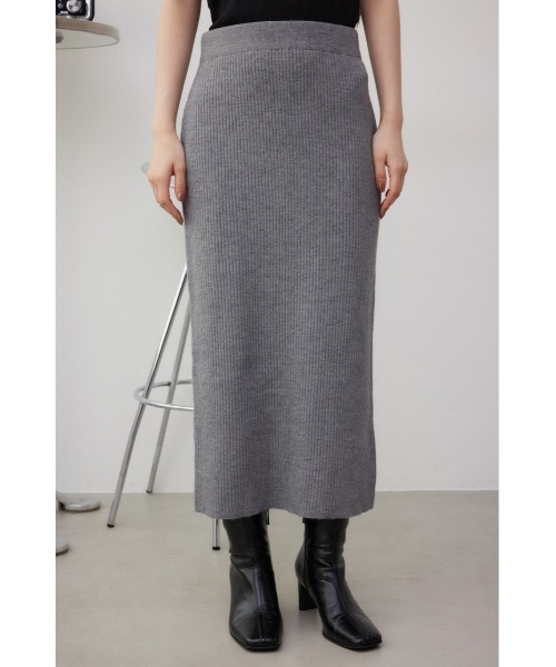 AZUL by moussy（アズールバイマウジー）の「リブニットタイトスカート（スカート・レディース・グレー/ライトベージュ/ブラック・SMALL/MEDIUM）」の7枚目の写真