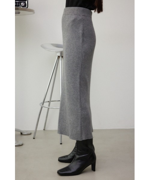 AZUL by moussy（アズールバイマウジー）の「リブニットタイトスカート（スカート・レディース・グレー/ライトベージュ/ブラック・SMALL/MEDIUM）」の8枚目の写真