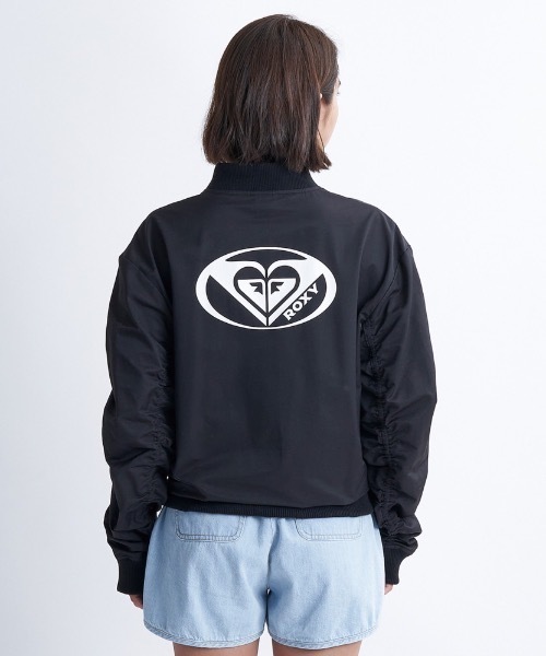 ROXY（ロキシー）の「DARING/ロキシーショートレングスボリューミーMA-1ブルゾンジャケット（MA-1・レディース・ブラック/ホワイト/カーキ・MEDIUM/LARGE/SMALL）」の7枚目の写真