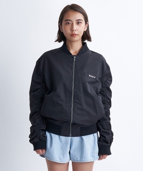 ROXY（ロキシー）の「DARING/ロキシーショートレングスボリューミーMA-1ブルゾンジャケット（MA-1・レディース・ブラック/ホワイト/カーキ・MEDIUM/LARGE/SMALL）」の6枚目の写真