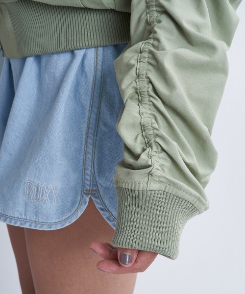 ROXY（ロキシー）の「DARING/ロキシーショートレングスボリューミーMA-1ブルゾンジャケット（MA-1・レディース・ブラック/ホワイト/カーキ・MEDIUM/LARGE/SMALL）」の11枚目の写真