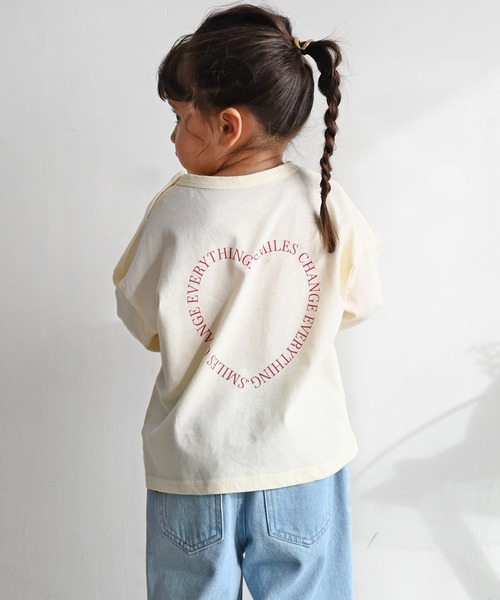PUPPAPUPO(プッパプーポ)の「オーバーサイズ 長袖 Tシャツ プリント(Tシャツ/カットソー・キッズ・チャコールグレー/ベージュ/ホワイト系その他/アイボリー/ホワイト系その他2/ミント/チャコール/モカ/ホワイト/ホワイト系その他3/グレー系その他・100/90/130/80/120/110)」の4枚目の写真