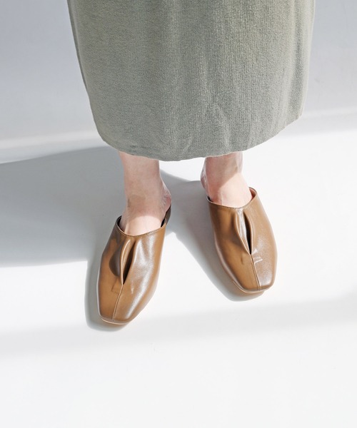 RiiiKa（リーカ）の「【RiiiKa/リーカ】ギャザーフラットミュール（サンダル・レディース・アイボリー/ブラウン系その他/ブラック・LL/L/M/S）」の3枚目の写真