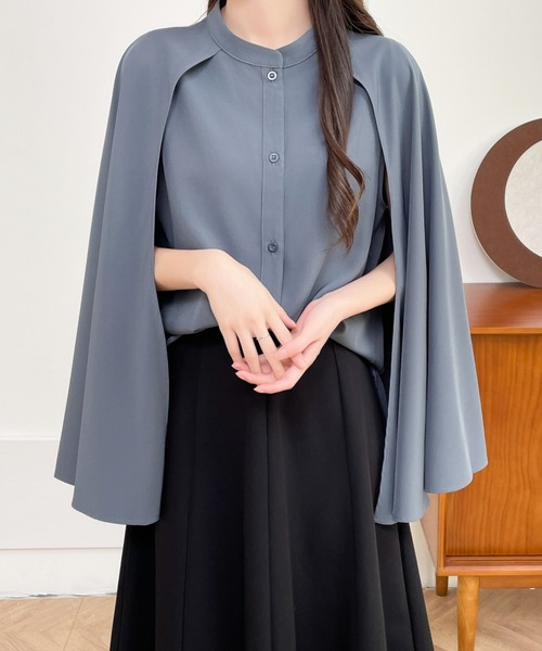 ABITOKYO(アビトーキョー)の「スタンドカラーケープデザインシャツ(シャツ/ブラウス・レディース・ブラック/ブルーグレー/ベージュ・S/M/L)」の3枚目の写真