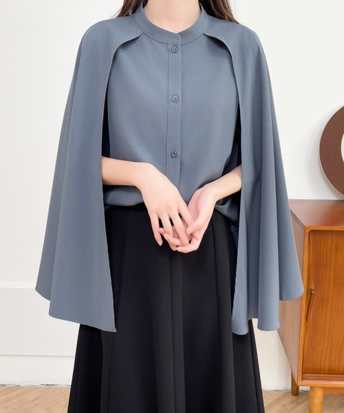 ABITOKYO(アビトーキョー)の「スタンドカラーケープデザインシャツ(シャツ/ブラウス・レディース・ブラック/ブルーグレー/ベージュ・S/M/L)」の10枚目の写真
