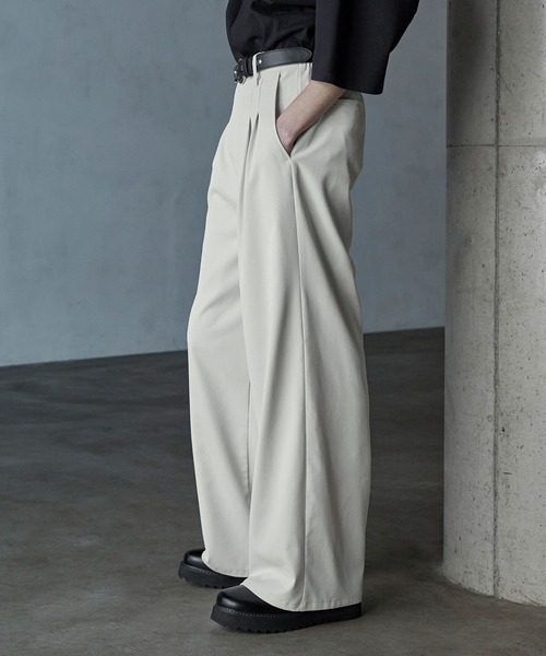 SERACE（セラス）の「【SERACE】Loose drape two tuck easy wide pants / ルーズドレープ2タックイージーワイドパンツ（スラックス・メンズ・ブラック/モカ/アイボリー・L/M）」の7枚目の写真