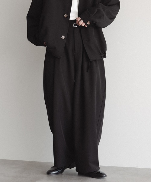 epnok（エプノック）の「ハイウエストタックワイドパンツ（スラックス・メンズ・ブラック/チャコールグレー・SMALL/MEDIUM/LARGE）」の2枚目の写真