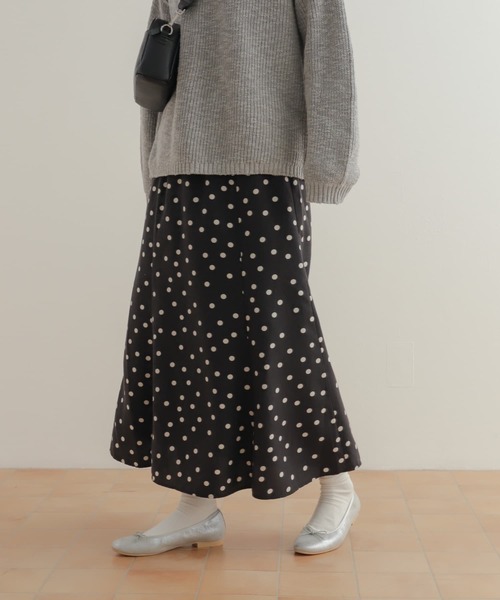 URBAN RESEARCH DOORS（アーバンリサーチドアーズ）の「ドットプリントフレアスカート（スカート・レディース・ブラック系その他/グレー系その他・MEDIUM）」の6枚目の写真