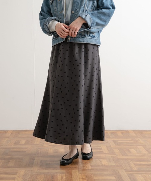 URBAN RESEARCH DOORS（アーバンリサーチドアーズ）の「ドットプリントフレアスカート（スカート・レディース・ブラック系その他/グレー系その他・MEDIUM）」の16枚目の写真