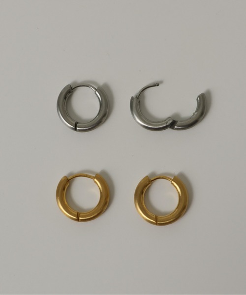 ORLEAN（オルレアン）の「【ORLEAN】マットフープピアス 15ｍｍ（ピアス（両耳用）・レディース・シルバー/ゴールド・フリー）」の9枚目の写真
