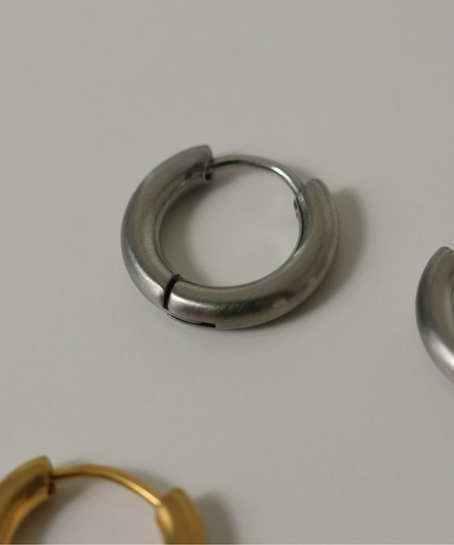 ORLEAN（オルレアン）の「【ORLEAN】マットフープピアス 15ｍｍ（ピアス（両耳用）・レディース・シルバー/ゴールド・フリー）」の10枚目の写真