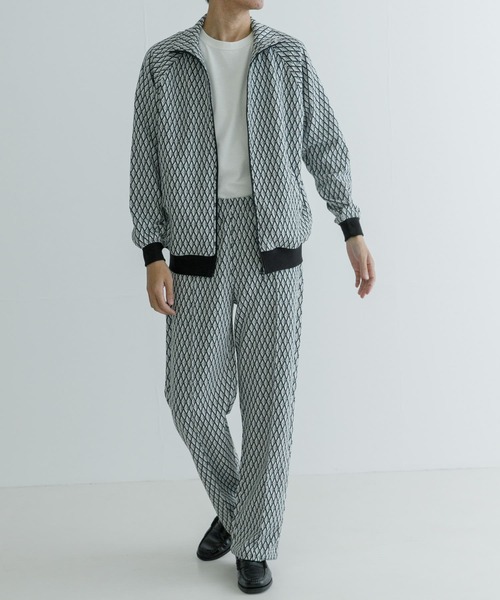 URBAN RESEARCH（アーバンリサーチ）の「URBAN RESEARCH iD　ジャカードトラックジャケット（ブルゾン・メンズ・ネイビー/ホワイト・LARGE/MEDIUM）」の4枚目の写真