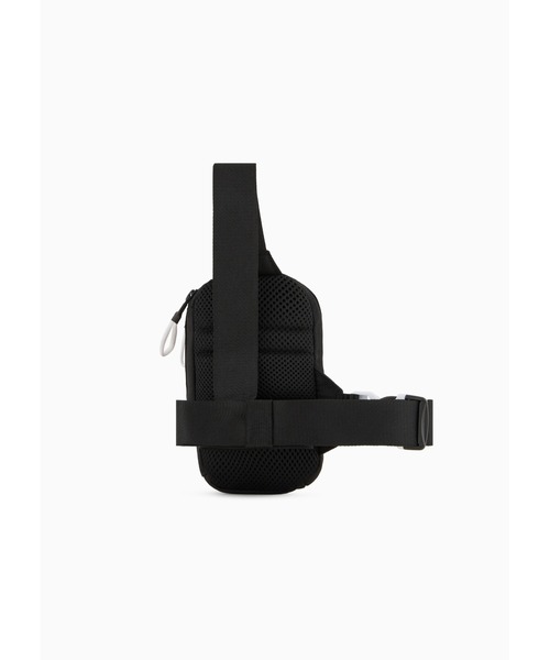 EMPORIO ARMANI EA7(エンポリオアルマーニイーエーセブン)の「【エンポリオ アルマーニ EA7】Logo Series ラウンドバックパック テクニカルファブリック ミニ(ショルダーバッグ・メンズ・ブラック系その他・FREE)」の4枚目の写真