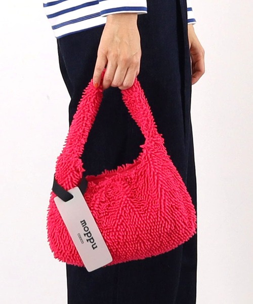 COOCO(クーコ)の「【moppu】ふわふわ素材のミニワンショルダーバッグ(ショルダーバッグ・レディース・イエロー/ピンク/グレー/ブルー/オフホワイト・9)」の5枚目の写真