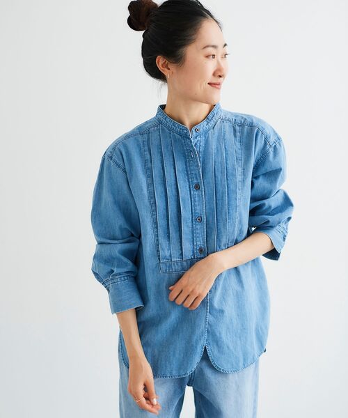 le.coeur blanc（ルクールブラン）の「フロントタックノーカラーデニムシャツ（シャツ/ブラウス・レディース・ネイビー/ブルー・38）」の10枚目の写真