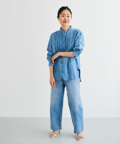 le.coeur blanc（ルクールブラン）の「フロントタックノーカラーデニムシャツ（シャツ/ブラウス・レディース・ネイビー/ブルー・38）」の15枚目の写真