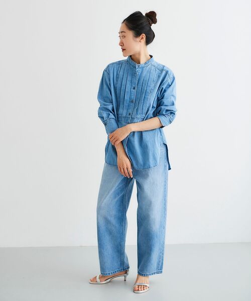le.coeur blanc（ルクールブラン）の「フロントタックノーカラーデニムシャツ（シャツ/ブラウス・レディース・ネイビー/ブルー・38）」の18枚目の写真