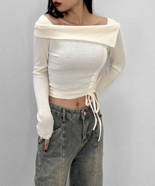 LVEU.(ラブユ.)の「【LVEU.】シャーリングオープンネックトップス / トップス リブ ニット ラペル シャーリング オフショル風 襟 フラップ クロップド ショート ブラック ネイビー(Tシャツ/カットソー・レディース・アイボリー/ブラック/ネイビー・FREE)」の8枚目の写真