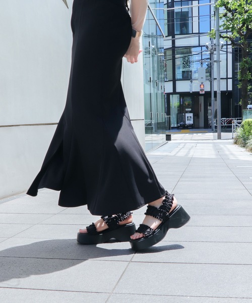 EVOL(イーボル)の「XSからLLまで豊富なサイズ展開【EVOL】軽量厚底フリルサンダル IW5394(サンダル・レディース・アイボリー/ブラック/グレー/ピンクベージュ・LL/L/M/S/XS)」の9枚目の写真