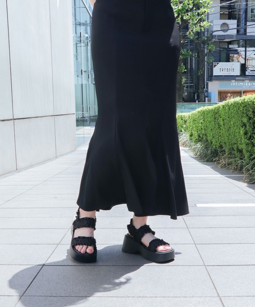 EVOL(イーボル)の「XSからLLまで豊富なサイズ展開【EVOL】軽量厚底フリルサンダル IW5394(サンダル・レディース・アイボリー/ブラック/グレー/ピンクベージュ・LL/L/M/S/XS)」の10枚目の写真