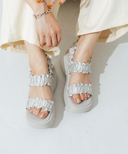 EVOL(イーボル)の「XSからLLまで豊富なサイズ展開【EVOL】軽量厚底フリルサンダル IW5394(サンダル・レディース・アイボリー/ブラック/グレー/ピンクベージュ・LL/L/M/S/XS)」の22枚目の写真