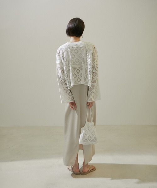 SALON adam et rope'(サロン アダム エ ロペ)の「クロシェ編みミニバッグ(ハンドバッグ・レディース・ブラック/ホワイト・FREE)」の4枚目の写真
