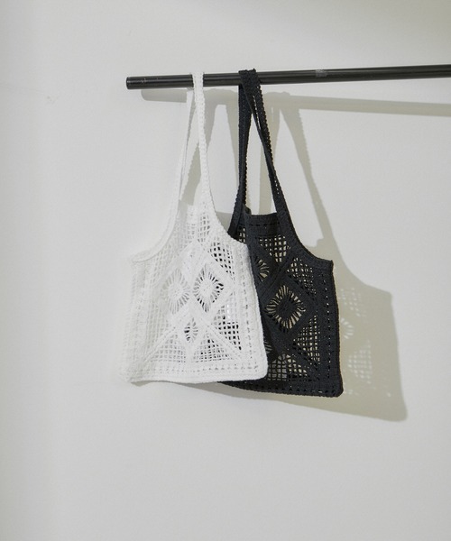 SALON adam et rope'(サロン アダム エ ロペ)の「クロシェ編みミニバッグ(ハンドバッグ・レディース・ブラック/ホワイト・FREE)」の10枚目の写真