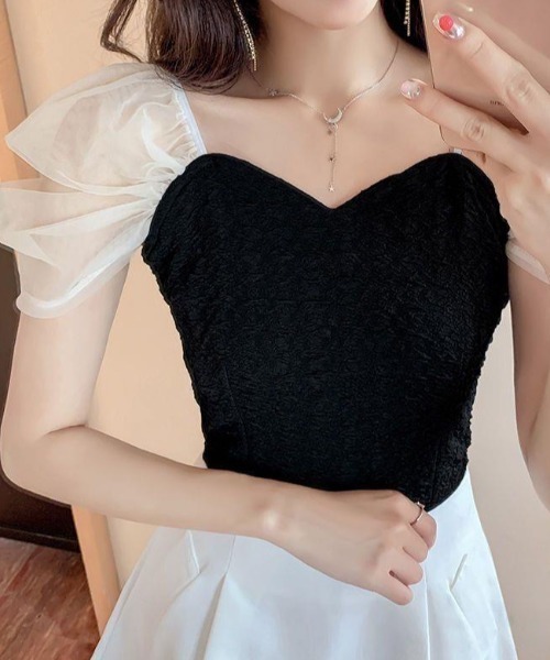 Sibra(シブラ)の「異素材半袖トップス(シャツ/ブラウス・レディース・ブラック/ホワイト・M)」の9枚目の写真