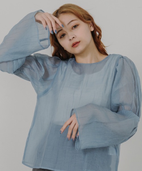 IROHANI(イロハニ)の「ギャザーデザインシアーブラウス(シャツ/ブラウス・レディース・ブルー/ブラック・FREE)」の3枚目の写真
