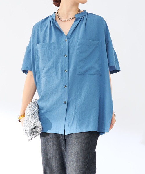 un dix cors（アンディコール）の「スパンローン気流染めシャツ（シャツ/ブラウス・レディース・オフホワイト/チャコールグレー/ブルー・FREE）」の3枚目の写真