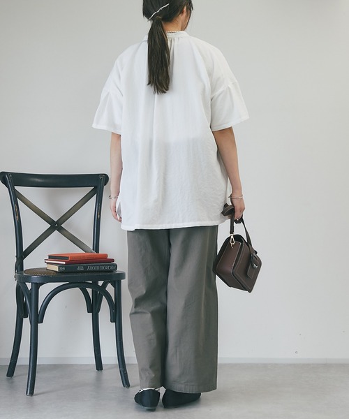 un dix cors（アンディコール）の「スパンローン気流染めシャツ（シャツ/ブラウス・レディース・オフホワイト/チャコールグレー/ブルー・FREE）」の16枚目の写真