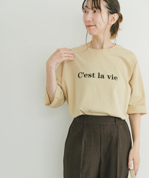 ITEMS URBANRESEARCH（アイテムズ アーバンリサーチ）の「ロゴハンソデビッグTシャツ（Tシャツ/カットソー・レディース・ダークブラウン/オフホワイト/ライトベージュ・FREE）」の3枚目の写真