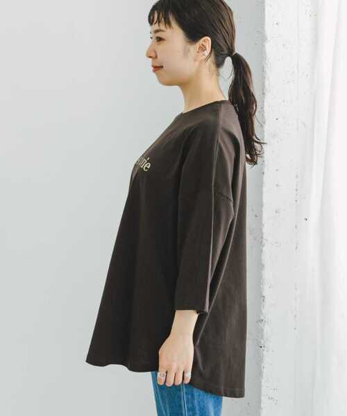 ITEMS URBANRESEARCH（アイテムズ アーバンリサーチ）の「ロゴハンソデビッグTシャツ（Tシャツ/カットソー・レディース・ダークブラウン/オフホワイト/ライトベージュ・FREE）」の7枚目の写真