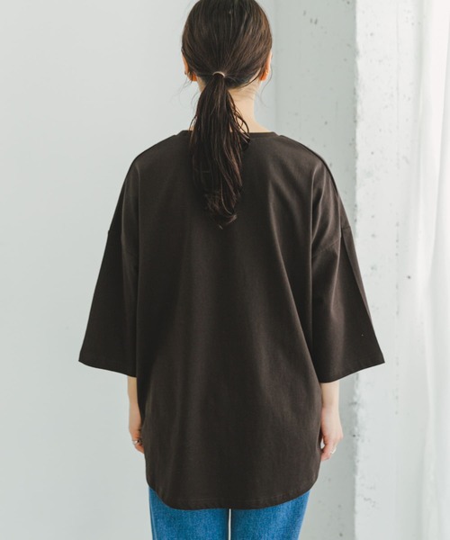 ITEMS URBANRESEARCH（アイテムズ アーバンリサーチ）の「ロゴハンソデビッグTシャツ（Tシャツ/カットソー・レディース・ダークブラウン/オフホワイト/ライトベージュ・FREE）」の8枚目の写真