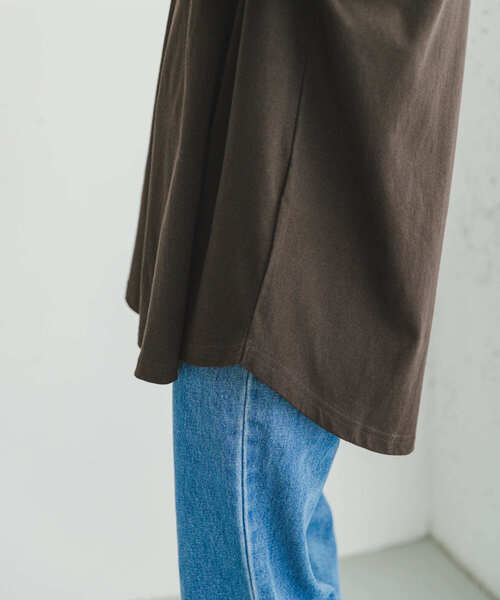 ITEMS URBANRESEARCH（アイテムズ アーバンリサーチ）の「ロゴハンソデビッグTシャツ（Tシャツ/カットソー・レディース・ダークブラウン/オフホワイト/ライトベージュ・FREE）」の11枚目の写真