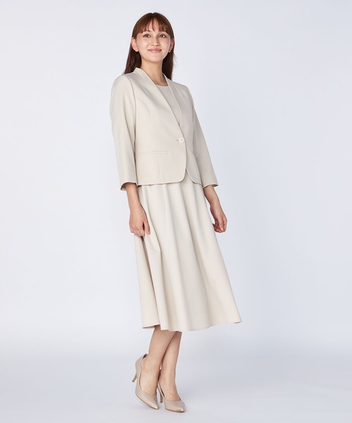 LAISSE PASSE（レッセパッセ）の「Vカラーサマージャケット（その他アウター・レディース・ベージュ/ネイビー・SMALL/MEDIUM）」の6枚目の写真