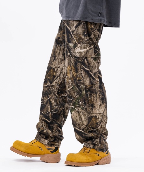 JOHN'S CLOSET（ジョンズクローゼット）の「【13】PRINT TWILL 裏使い ルーズカーゴパンツ（カーゴパンツ・メンズ・カモフラージュ/その他1・MEDIUM/LARGE/X-LARGE）」の5枚目の写真