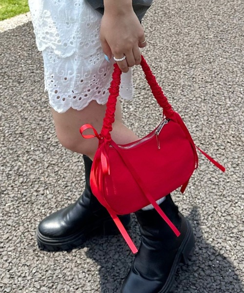 FOREVER 21(フォーエバー トゥエンティーワン)の「【2024SS】サイドリボンミニバッグ(ハンドバッグ・レディース・ブラック/ネイビー/レッド・FREE)」の3枚目の写真