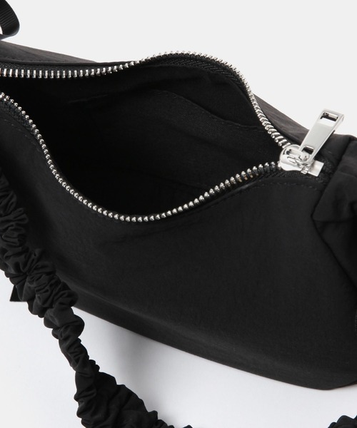 FOREVER 21(フォーエバー トゥエンティーワン)の「【2024SS】サイドリボンミニバッグ(ハンドバッグ・レディース・ブラック/ネイビー/レッド・FREE)」の8枚目の写真